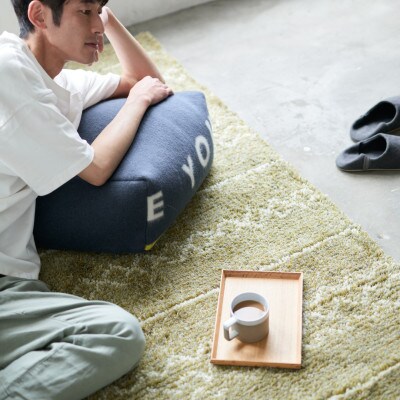 省スペースなソファ代わり 純天然素材 ウールのフロアビーズクッション【LOOM&SPOOL】ネイビー
