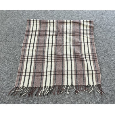 ウール100%　可愛いチェック柄のウールひざ掛け　大判サイズ(70×140cm)　AW-502