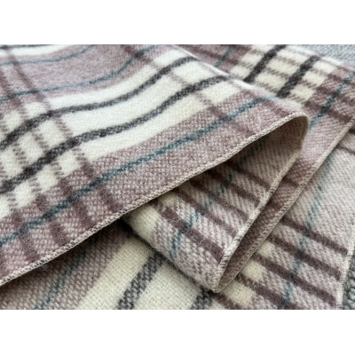 ウール100%　可愛いチェック柄のウールひざ掛け　大判サイズ(70×140cm)　AW-502