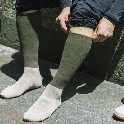 【日本製】漁師も認めた和紙靴下(ペスカリー)着圧ハイソックス丈　ベージュ×グリーン　25-27cm