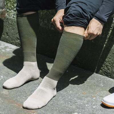 【日本製】漁師も認めた和紙靴下(ペスカリー)着圧ハイソックス丈　ネイビー×オレンジ　25-27cm