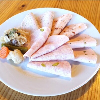 熊本県産ドイツ製法自家製スライスソーセージ&ポテト入り焼きソーセージ詰合せ(津奈木町)