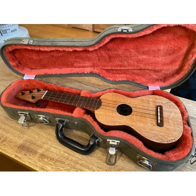 限定品　ウクレレ　ウチダギターの内田監修　職人が作った　Ina Jarrah Ukulele