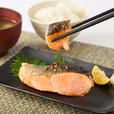 【正規品】天然紅鮭 厚切り切身2kg(20～28切)