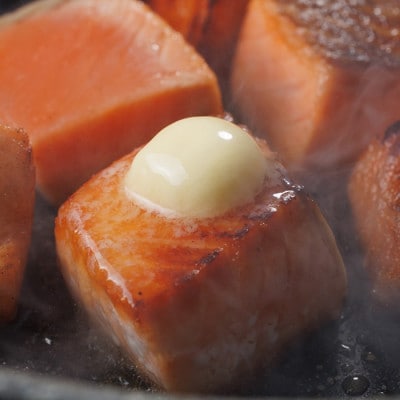 骨なし皮なし サーモン(鮭)カット 500g×1袋