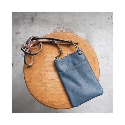 【minca】 全6色 栃木レザーのスマホショルダー /ブルー