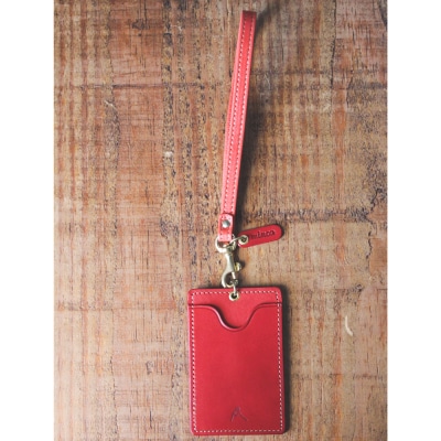 【minca】栃木レザーのストラップ付タテ型パスケース/レッド　706