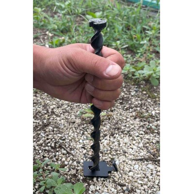 ねじペグ20cm　ブラック　4本セット　キャンプ用ペグ　スパイラル　トルネード　アウトドア