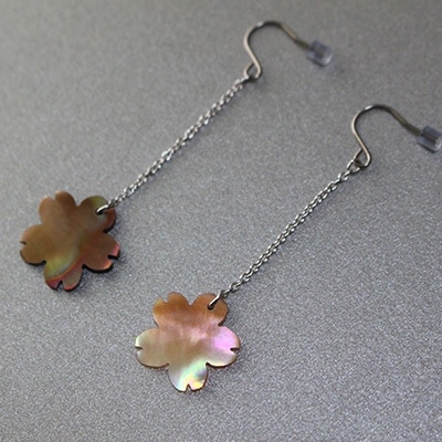 貝のピアス【桜:マベ】
