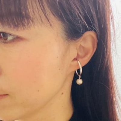 一粒のパールを楽しむ、アコヤ真珠のイヤーカフ