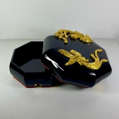 鳳凰玉手箱(漆器)
