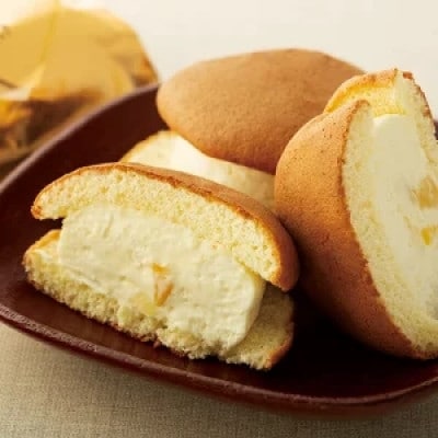 【御菓子司　平和堂】栗入り生クリームを挟んだオムレットサンド 10個入り