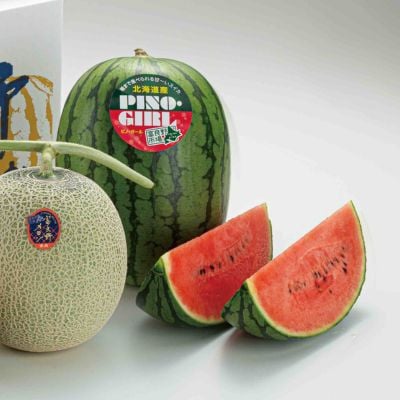 ふらの赤肉メロン1.6kg×1玉　小玉スイカ×1玉