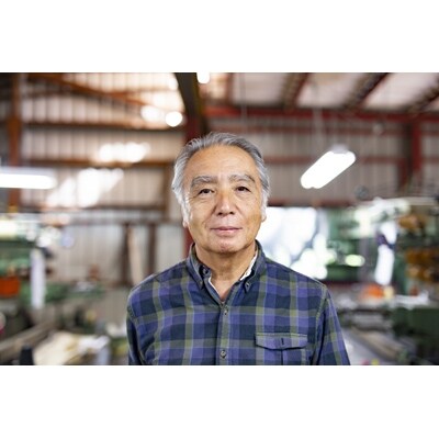 主役級の存在感。遊び心たっぷりの極上ウールストール(レッド×グレー)