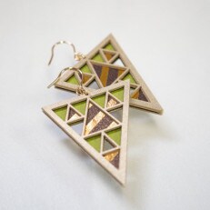 金箔/紙の耳飾り 『三角(mitsukado)』green bronze 14kgf金属ピアス