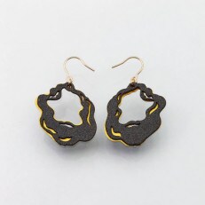 紙の耳飾り 『雲(kumo)』 black gold 14kgf金属ピアス