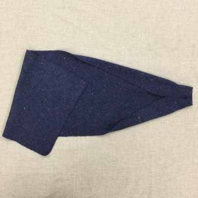 職人が1枚ずつ手作業で編み立てたネップ入りカシミヤ100%ミニマフラー(ネイビー)