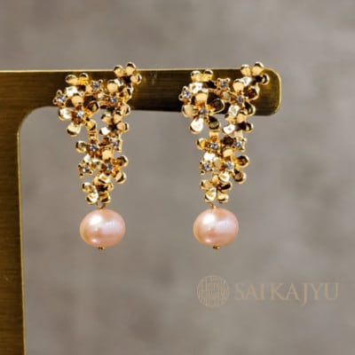 淡水パールピアス「花束」ゴールド