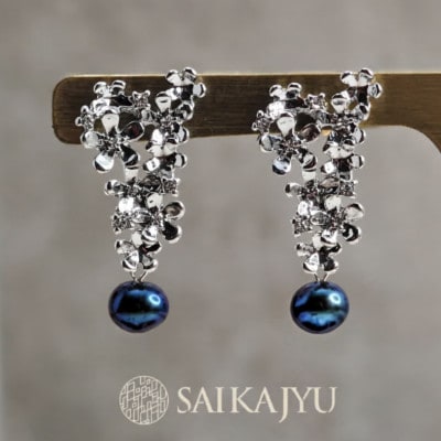 淡水パールピアス「花束」シルバー