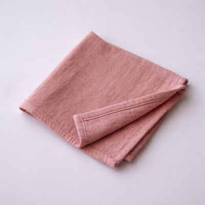 植木屋のまち川口の木で染めた「言ノ葉タオル 枇杷(ビワ)」