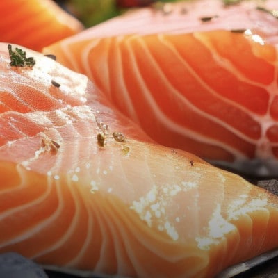 【北海道大雪サーモン 鮭味噌】160g ご飯のお供や酒の肴に ゴロっと鮭、ほぼ鮭!な贅沢な瓶詰め