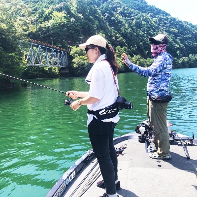 池原ダム&七色ダム 山岡計文プロ バスフィッシング ガイドサービス 1名様 手ぶらでOK! バス釣り