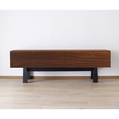 主張を抑え、空間に凛と佇むデザイン【Division150ローボード ウォールナット】『境木工』