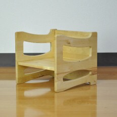 形を変えて、ずっと使える木製の子供椅子(アルファタカバ)