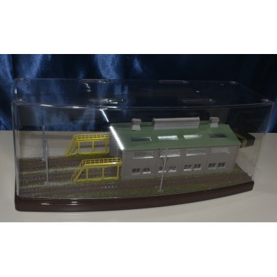 Nゲージ鉄道模型用展示台ケース付きN 機関庫照明付き 2線仕様