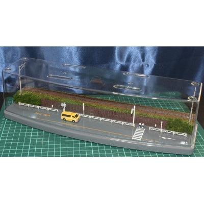 Nゲージ鉄道模型用展示台ケース付きE