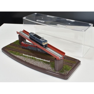 Nゲージ用 鉄道模型ジオラマ展示台 33×12cm 立体交差の情景(ケース付き)