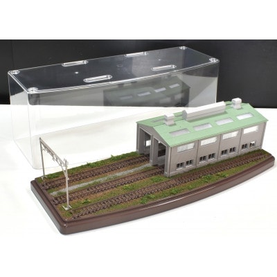 鉄道模型ジオラマ展示台ケース付き 複線機関庫と3線路(TOMIX)