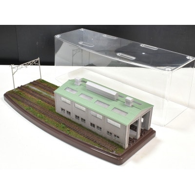 鉄道模型ジオラマ展示台ケース付き 複線機関庫と3線路(TOMIX)