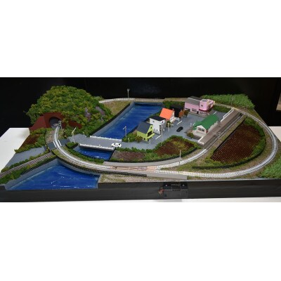 【Nゲージ】1/150　鉄道ジオラマレイアウト単線 90×60cm 引込駅(照明付き)ポイント手動