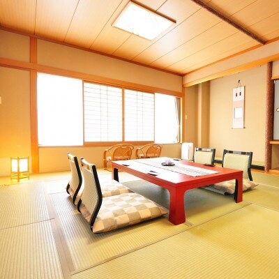 奥日光湯元温泉　湯元板屋の1泊2食宿泊券(和室3名)