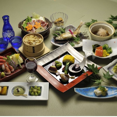 奥日光湯元温泉　湯元板屋の1泊2食宿泊券(和室4名)