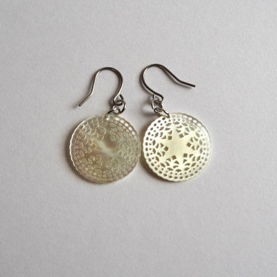 白蝶貝「ベツレヘムパール風」ピアス