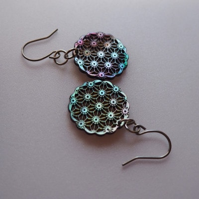 黒蝶貝のレース彫刻「麻」ピアス