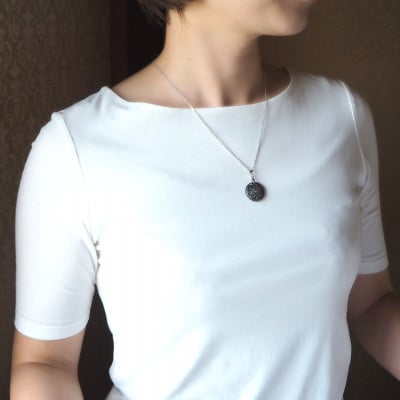 黒蝶貝「大極門の錺金具」ペンダント