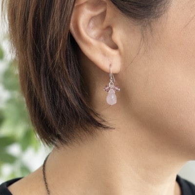 天然石ローズクォーツとスワロフスキーのピアス