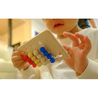 子どもの成長を手型に。オリジナル手型フレームと木のおもちゃセット(木箱BOX入)