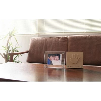 子どもの成長を手型に。オリジナル手型フレームと木のおもちゃセット(木箱BOX入)