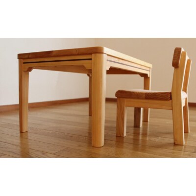 西川材のキッズテーブル&チェア