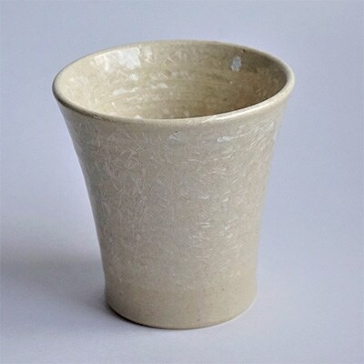 おしゃれなフリーカップ キラキラ光る結晶釉薬の白 プレゼントにもおすすめ うつわ陶芸家高田リリー律子