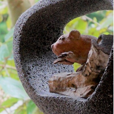 彫刻家 高田大 彫刻 やまね ～春が来た～　世界にひとつしかない不思議な オブジェ (石彫・粘土)　