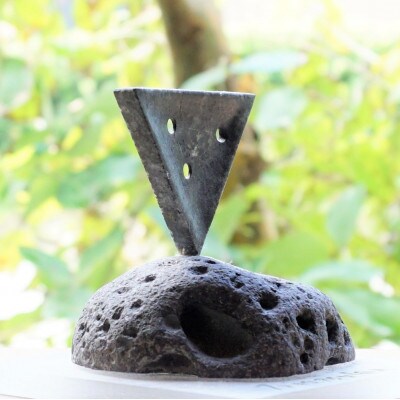 彫刻家 高田大 星座の 三角座  世界にひとつしかない不思議な オブジェ  石彫 作品 桐箱付き