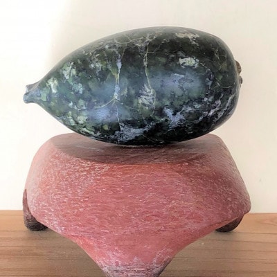 彫刻家 高田大 彫刻作品「キウイフルーツ」世界にひとつしかない不思議な オブジェ 石彫刻 桐箱付き　