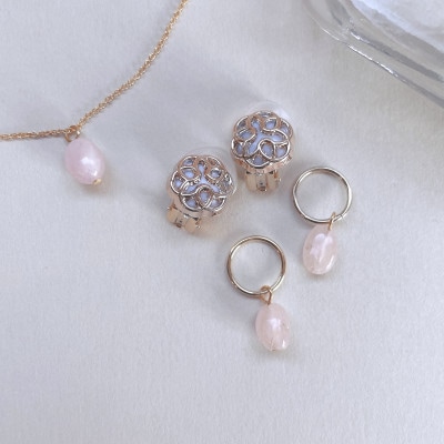 Agaroハンドメイド誕生石のイヤリング&ネックレス(モルガナイト) おまかせデザイン2点SET