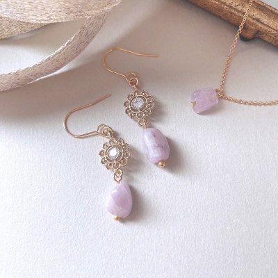 Agaroハンドメイド誕生石のピアス&ネックレス(クンツァイト) おまかせデザイン2点SET
