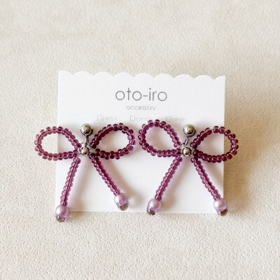 きゅっと結んだビーズリボンのピアス【ribbon/パープル】